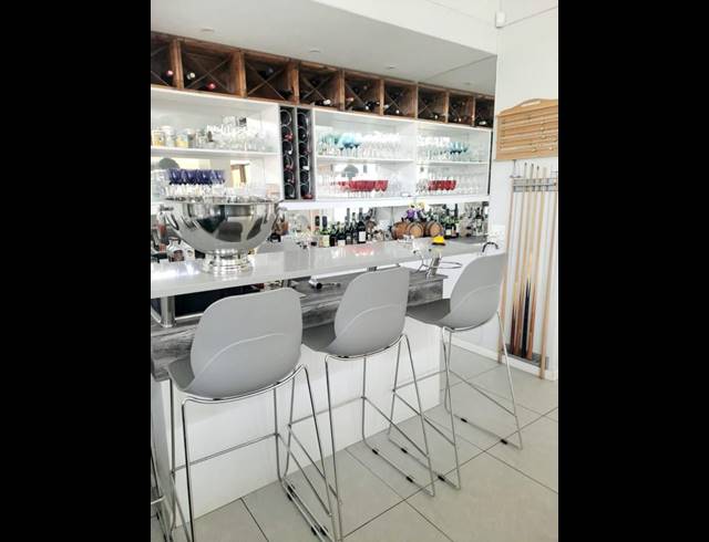 2 BEDROOM HOUSE FOR SALE IN RETIRE AT MIDSTREAM